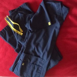 Navy blue scrub set. Top is xs, pants are sm