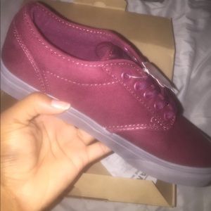 Vans burgundy