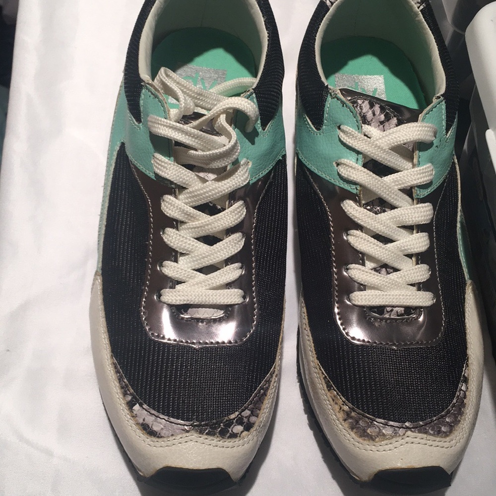 Dolce Vita Sneakers