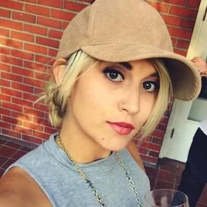 Meet your Posher, Isabelle