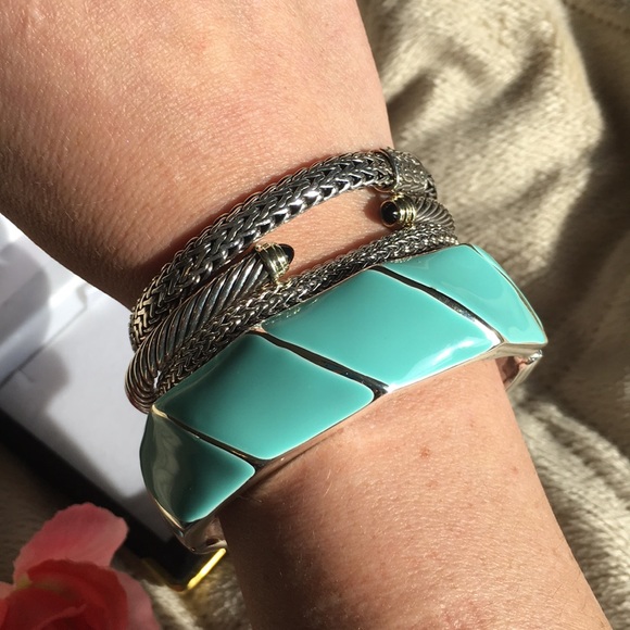 🎄3️⃣ for $2️⃣5️⃣ Stackable bangle & gift box - Picture 2 of 4