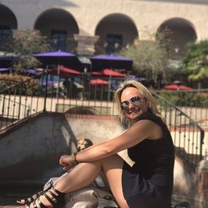 Meet your Posher, Denise