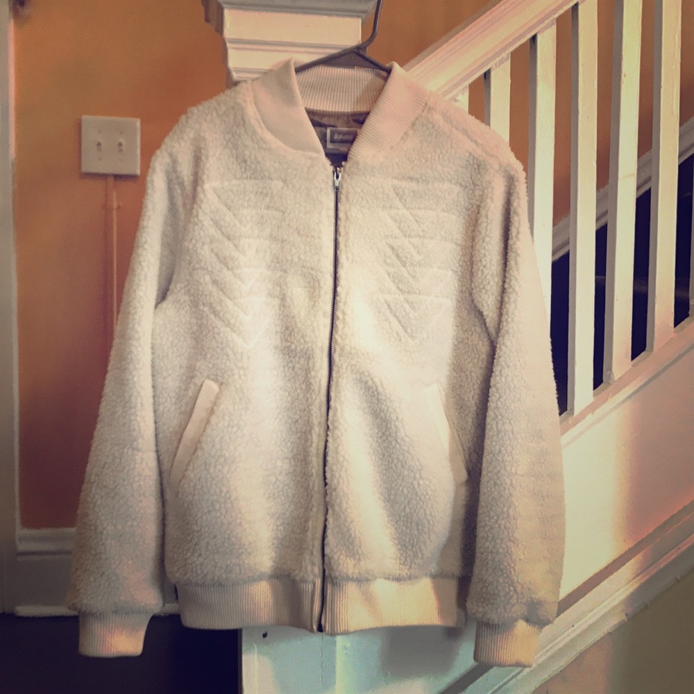 Altamont Fleece Zip up jacket w/ pattern on chest