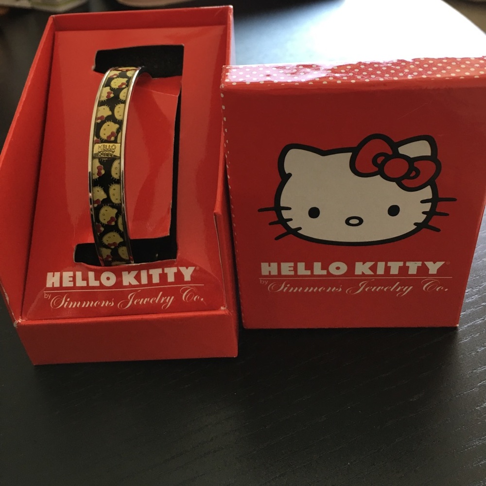 Sanrio Simmons Hello Kitty Enameled Bangle (black)