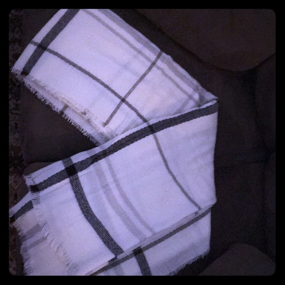 Old navy blanket scarf