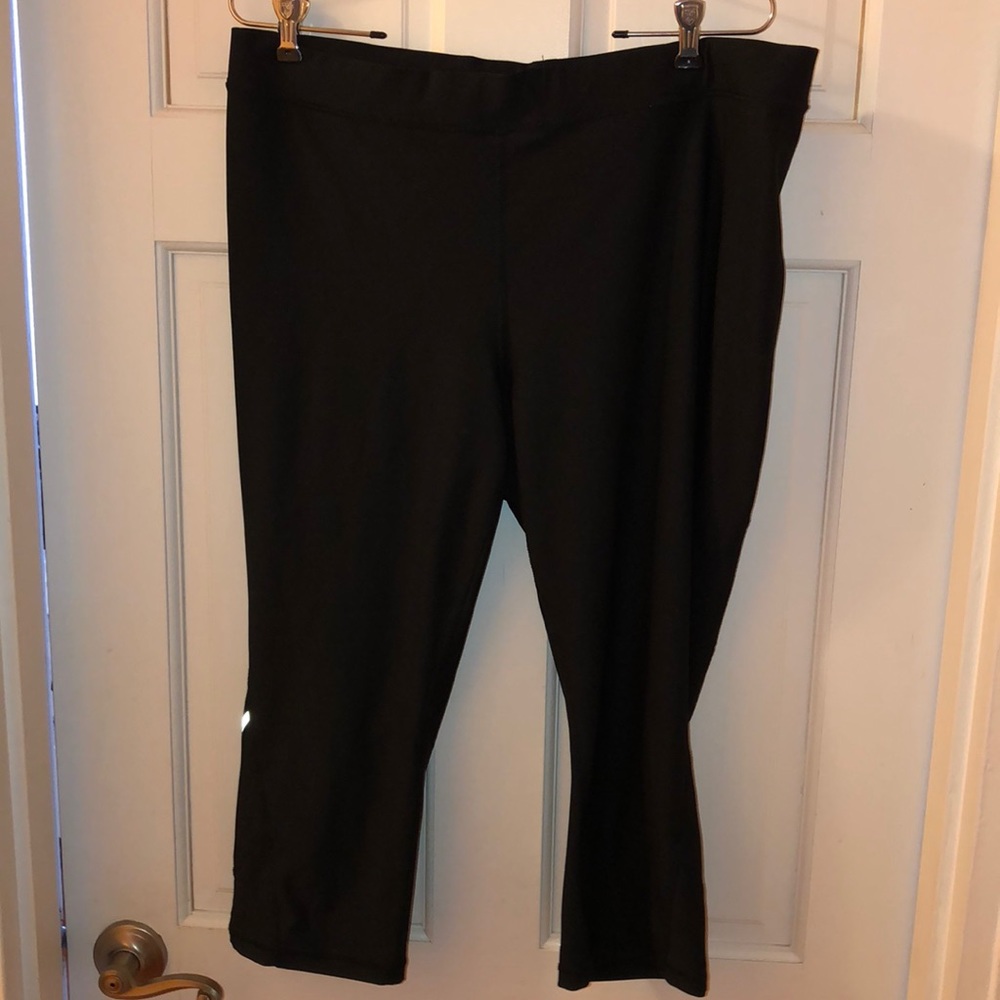 XERSION XL cropped leggings!