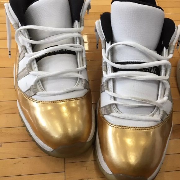 Air Jordan 11 Retro Lows - Picture 2 of 3