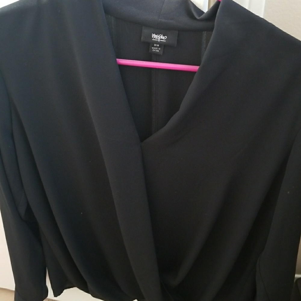 Blouse. - Picture 2 of 3
