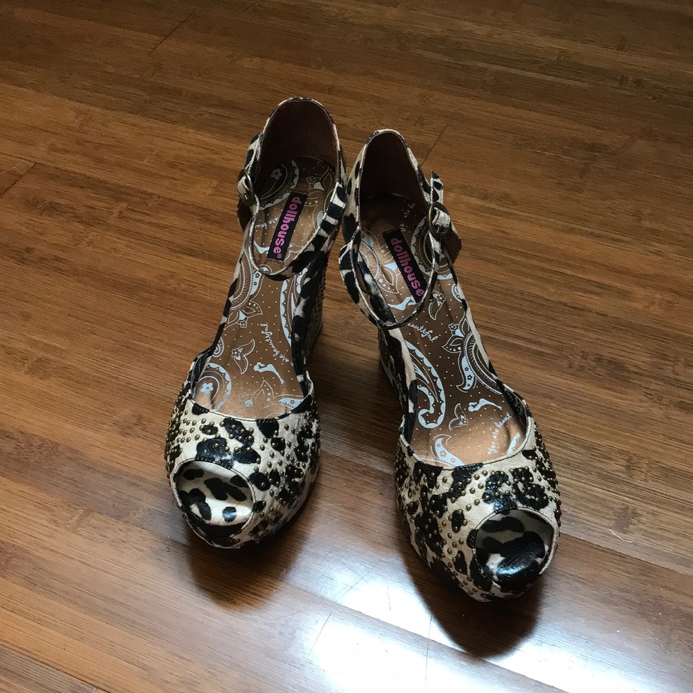 Peep toe wedges