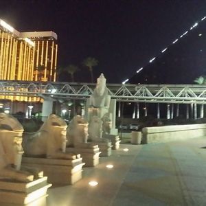 Meet your Posher, Chuck