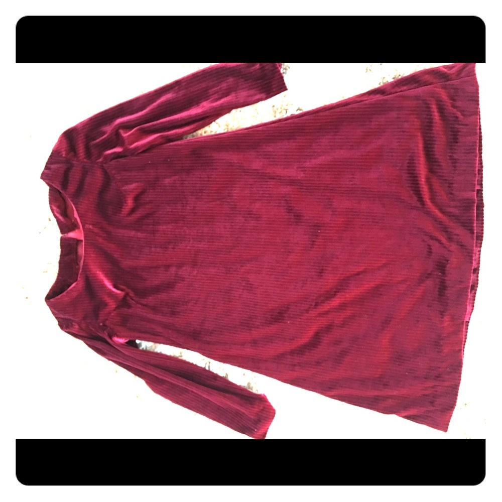 Super cute velvet dress for holidays