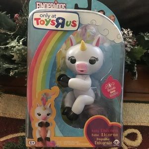 Fingerlings Gigi Unicorn
