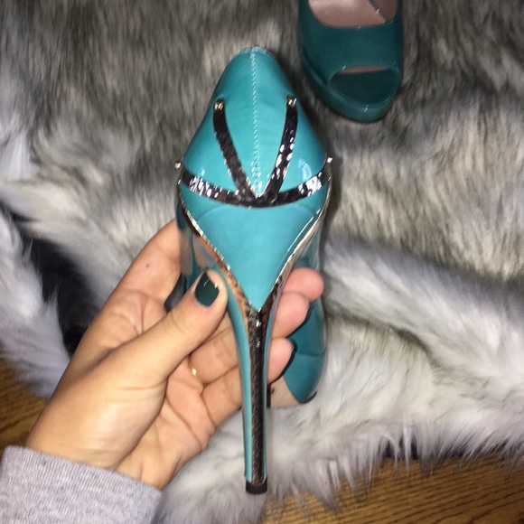 Vince camuto heels - Picture 2 of 5