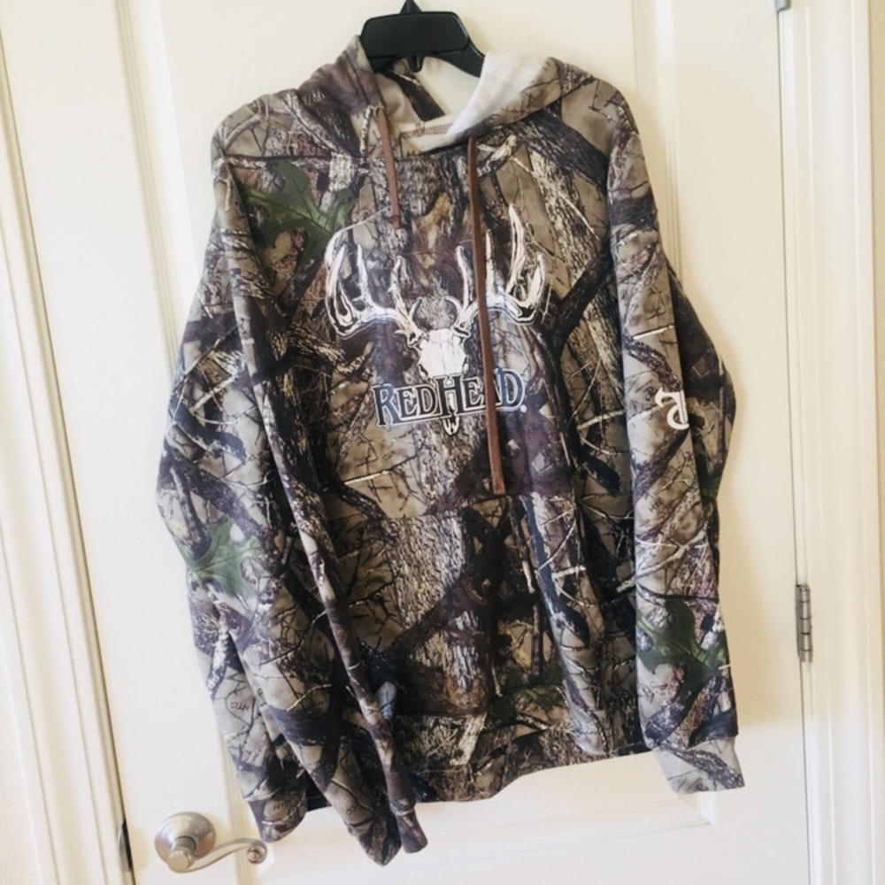 Red Head Camo Sweatshirt 🦌🌲