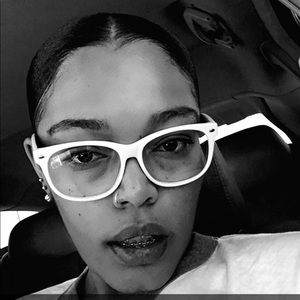 Meet your Posher, Samone