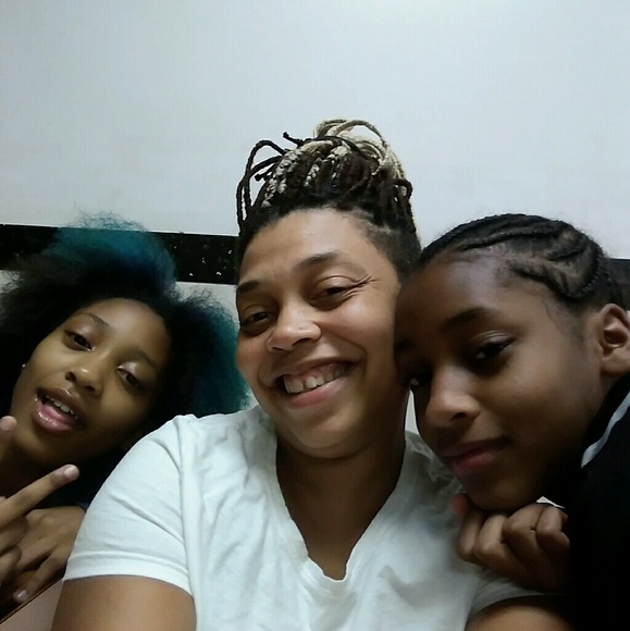 Meet your Posher, Aliashia - Picture 1 of 1