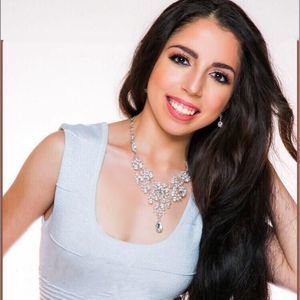 Meet your Posher, Valeria