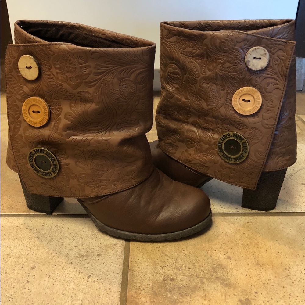 Muk Luk boots