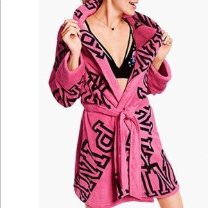 NEE VS PINK Robe