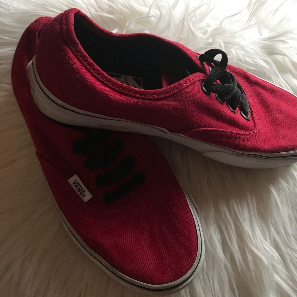 VAN’s RED LOW TOPS