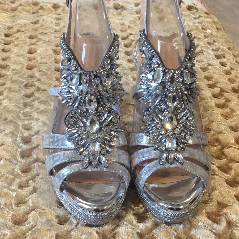 Antonio Melani Reena Silver Rhinestone Pumps