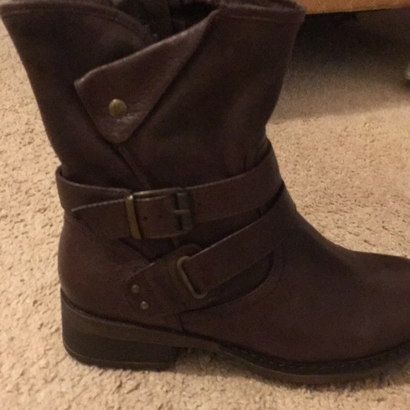 Brown Boots - Picture 5 of 6