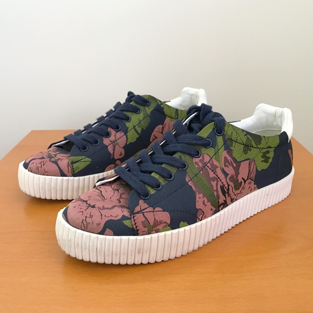 Embroidered Zara sneakers