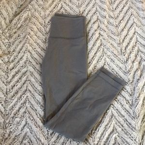 Lululemon gray 7/8th size 6