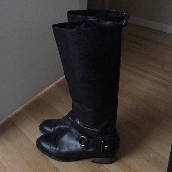 Boots - Picture 3 of 5