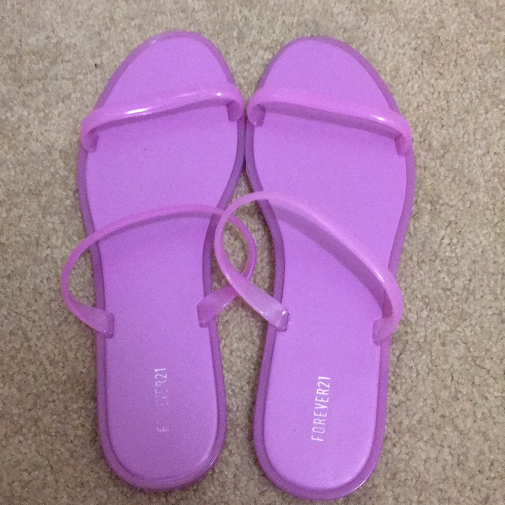 Forever 21 purple jelly strappy sandals flip flops