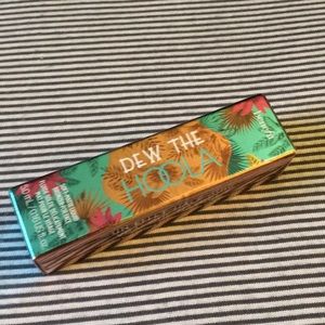 ✨NWB BENEFIT DEW THE HOOLA BRONZER✨