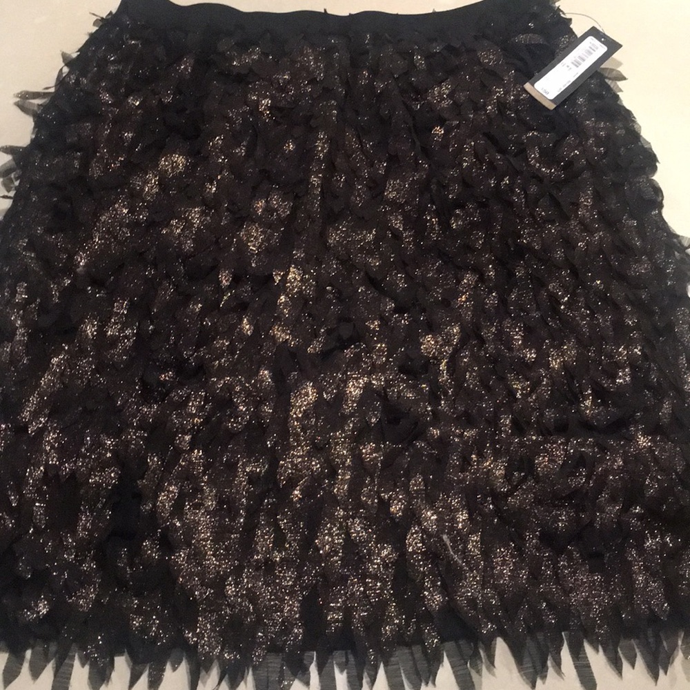 ❤️🖤 Beautiful Gold and black skirt 🎩🖤 - Picture 4 of 4