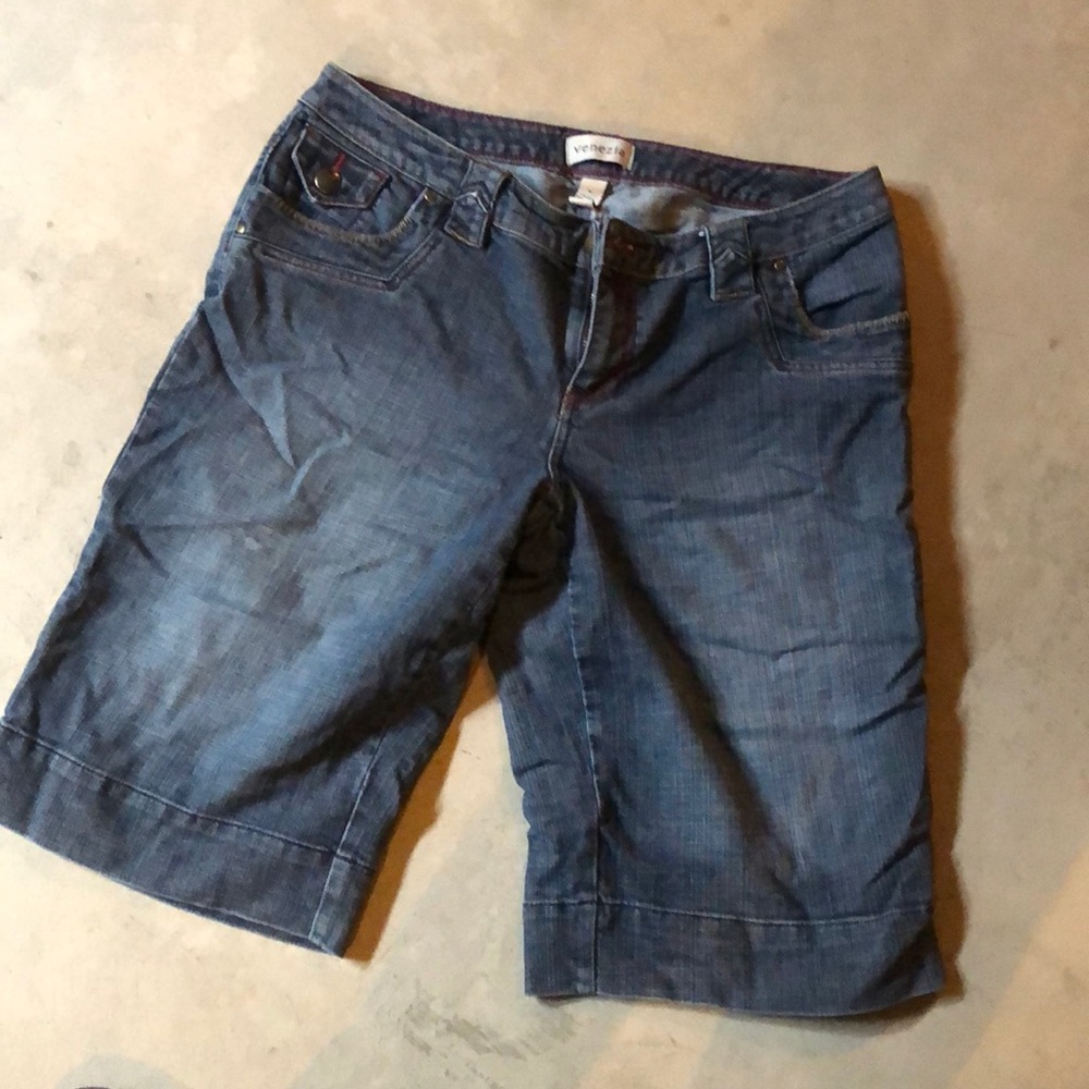 Jean above the knee capris