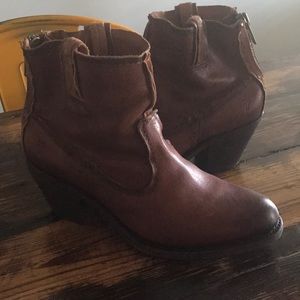 FRYE Women's Leslie Artisan Short Boots size 8.5