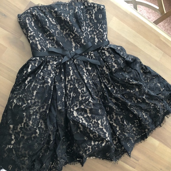 Nieman Marcus cocktail dress. - Picture 2 of 6