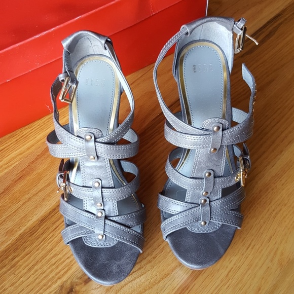 Platform wedge sandles - Picture 2 of 8