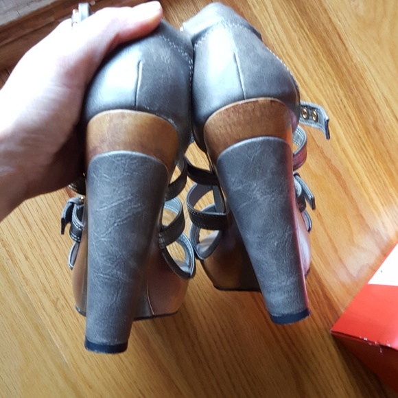 Platform wedge sandles - Picture 4 of 8