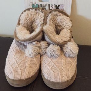 Muk luks slippers light purple size large (9-10)