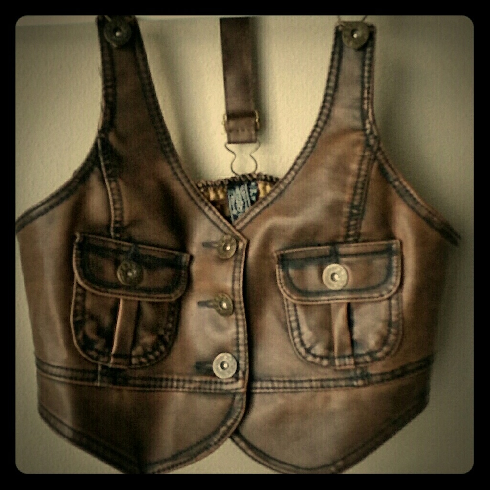 Last Kiss Button Top