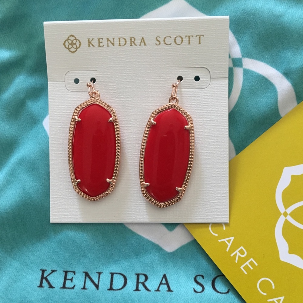 NWOT Kendra Scott Rose Gold Elle Earrings