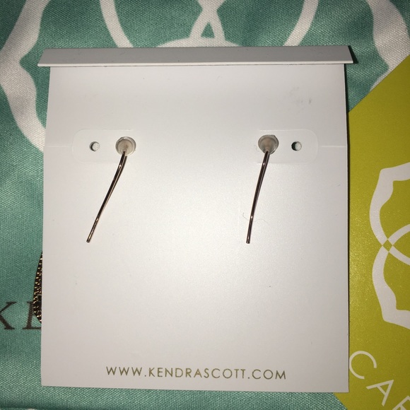 NWOT Kendra Scott Rose Gold Elle Earrings - Picture 2 of 3