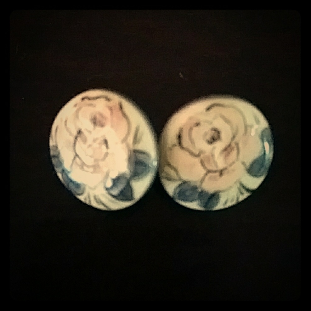 Ceramic hand painted stud earrings.