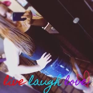 Meet your Posher, Olivia