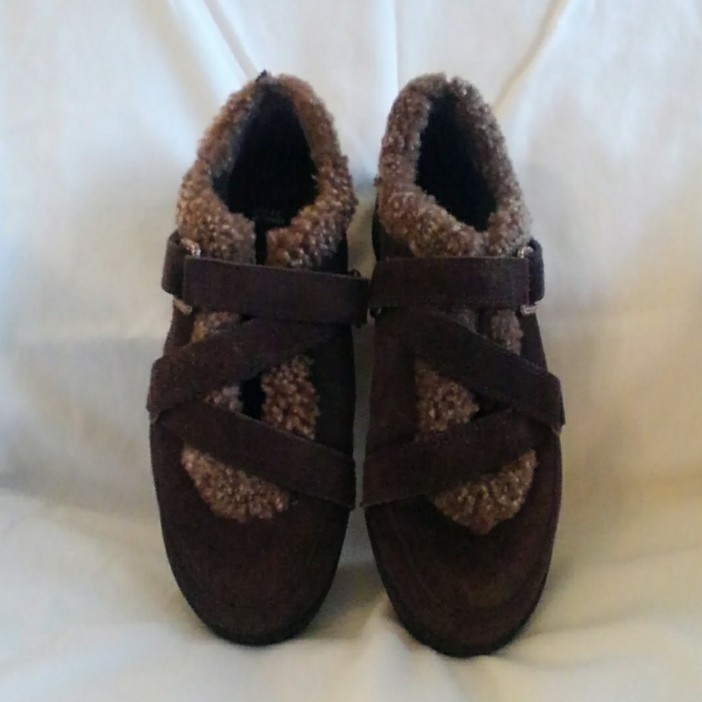 Stuart Weitzman dark brown suede faux fur lined