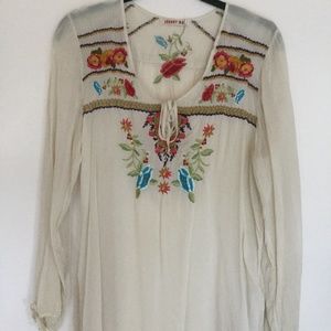 Luscious embroidered roses ~ pretty Johnny Was ~ L