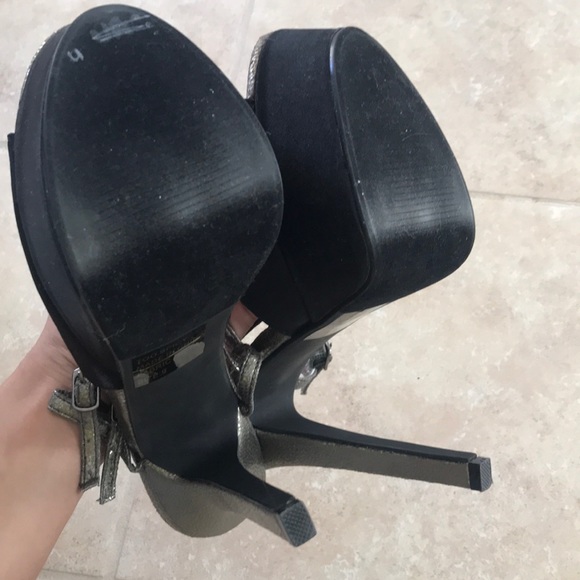 New 2 LIPS TOO Peep Toe Satin Platform Shoes Sz 9 - Picture 6 of 6