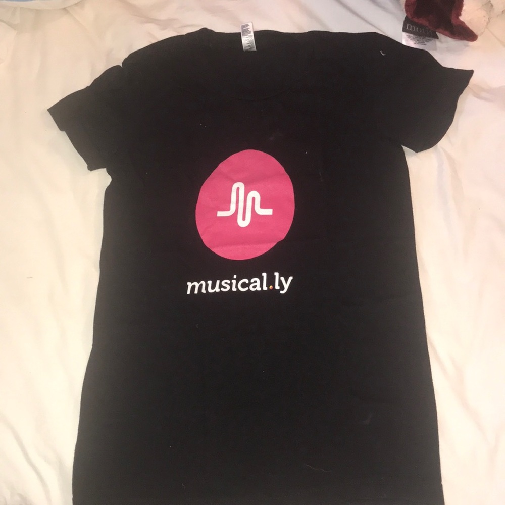 Women’s Musical.ly t shirt