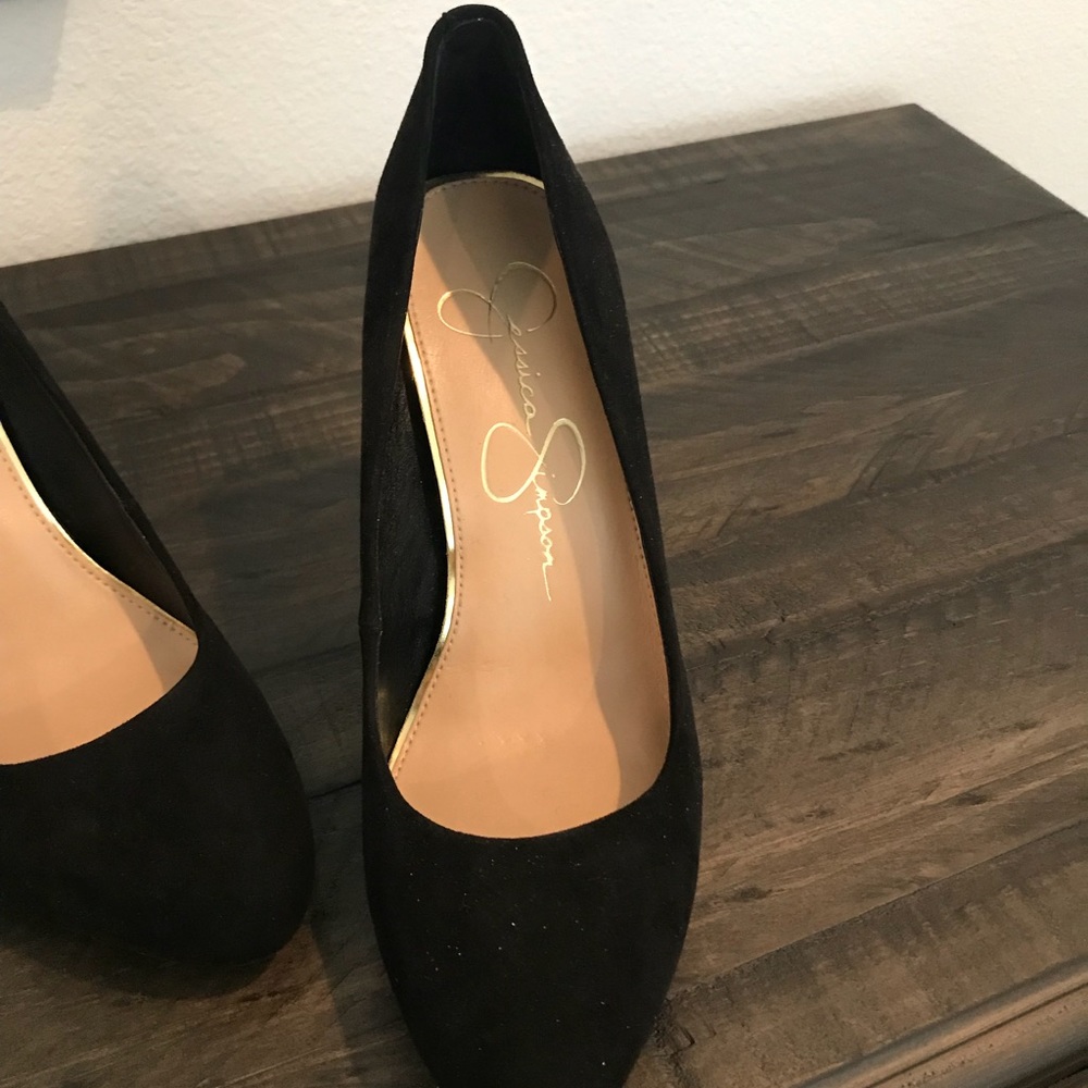 Jessica Simpson Size 9 Pumps - Picture 2 of 3