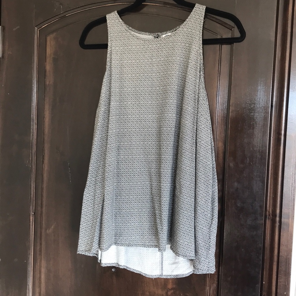 Old Navy large flowy black and white patterned top