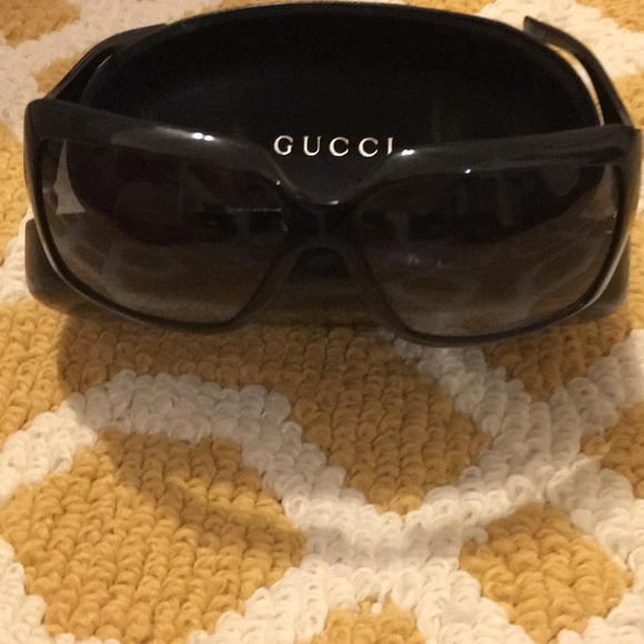 Black Gucci Glasses - Picture 2 of 4